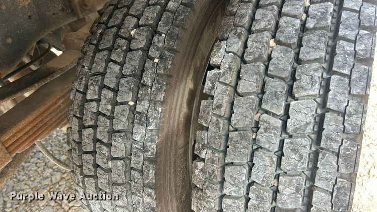 image for item ET3259 2012 Ford F550 Super Duty XL flatbed truck