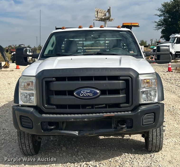 image for item ET3260 2015 Ford F550 Super Duty XL flatbed truck