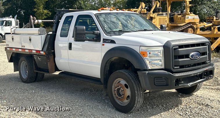 image for item ET3260 2015 Ford F550 Super Duty XL flatbed truck