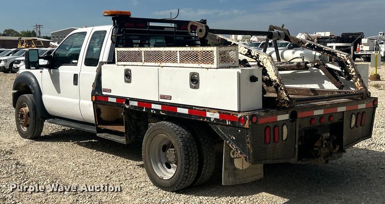 image for item ET3260 2015 Ford F550 Super Duty XL flatbed truck