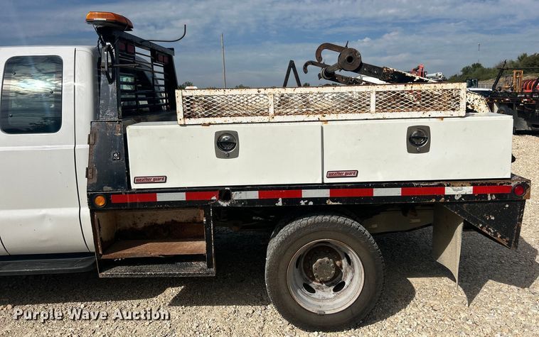 image for item ET3260 2015 Ford F550 Super Duty XL flatbed truck