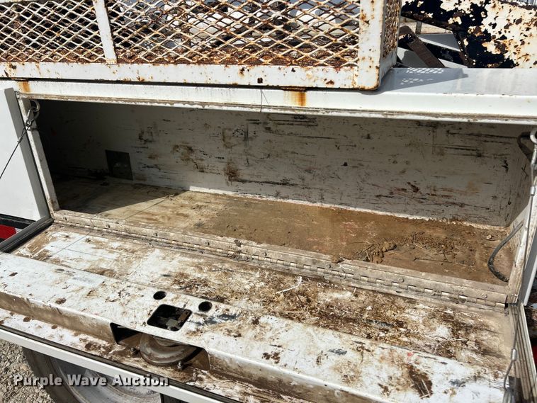 image for item ET3260 2015 Ford F550 Super Duty XL flatbed truck