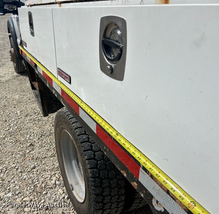 image for item ET3260 2015 Ford F550 Super Duty XL flatbed truck