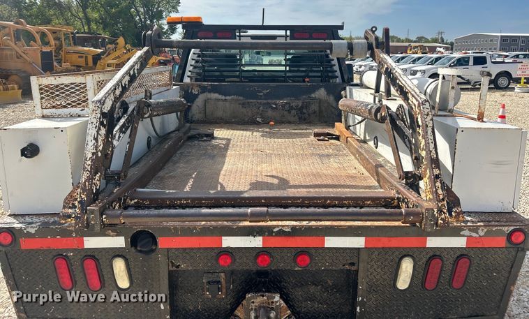 image for item ET3260 2015 Ford F550 Super Duty XL flatbed truck