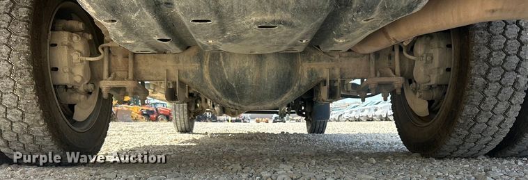 image for item ET3260 2015 Ford F550 Super Duty XL flatbed truck