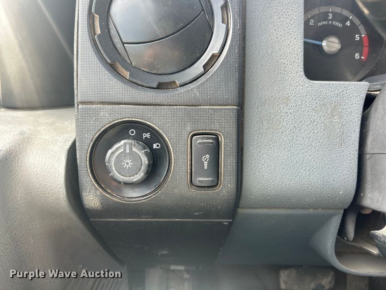 image for item ET3260 2015 Ford F550 Super Duty XL flatbed truck