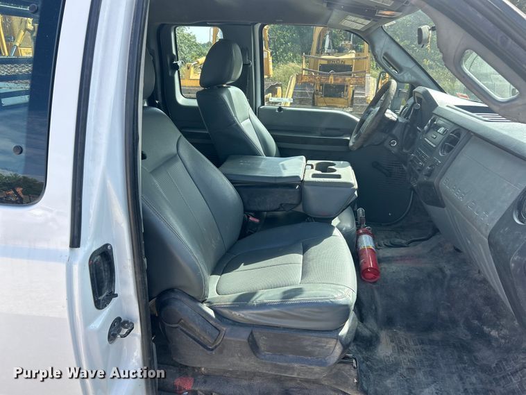 image for item ET3260 2015 Ford F550 Super Duty XL flatbed truck