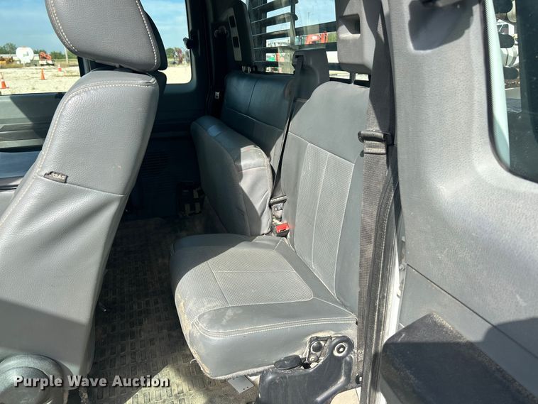 image for item ET3260 2015 Ford F550 Super Duty XL flatbed truck