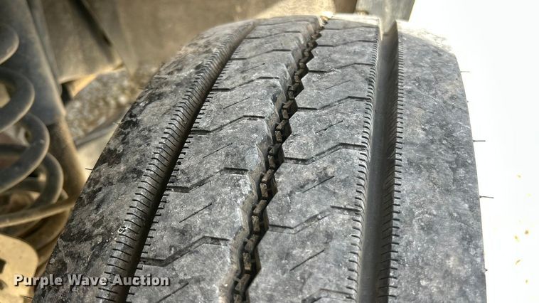 image for item ET3260 2015 Ford F550 Super Duty XL flatbed truck