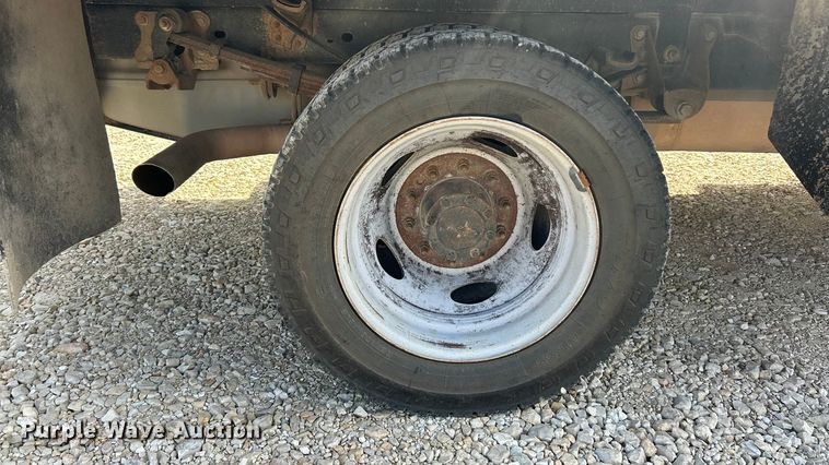 image for item ET3260 2015 Ford F550 Super Duty XL flatbed truck