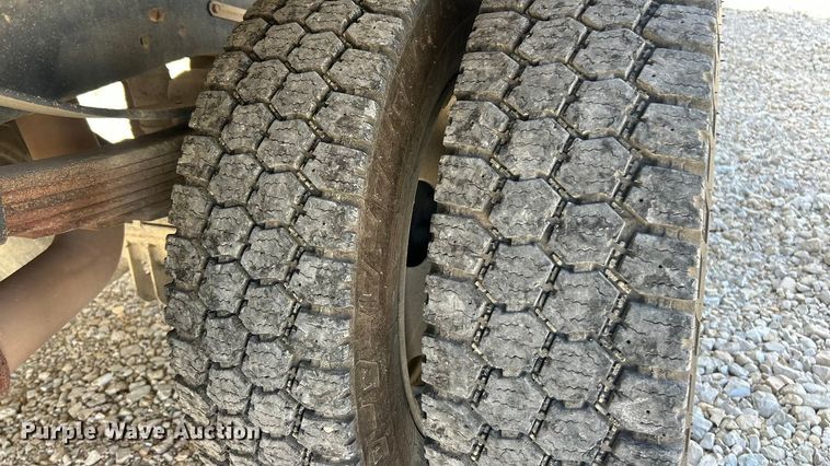 image for item ET3260 2015 Ford F550 Super Duty XL flatbed truck