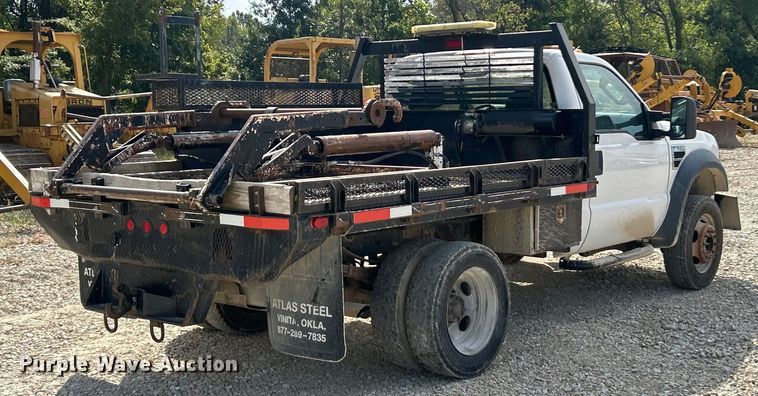 image for item ET3261 2009 Ford F550 Super Duty XL flatbed truck