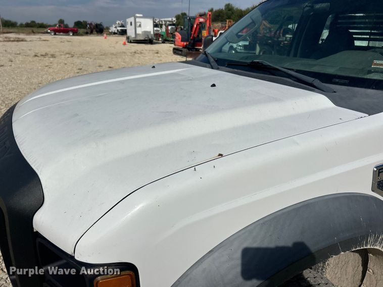 image for item ET3261 2009 Ford F550 Super Duty XL flatbed truck