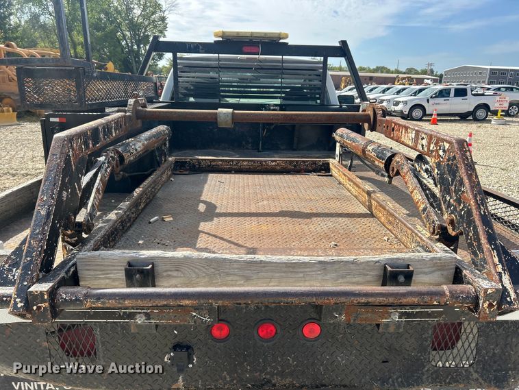 image for item ET3261 2009 Ford F550 Super Duty XL flatbed truck