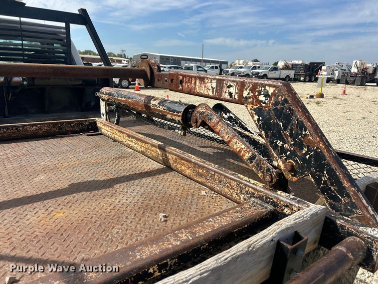 image for item ET3261 2009 Ford F550 Super Duty XL flatbed truck