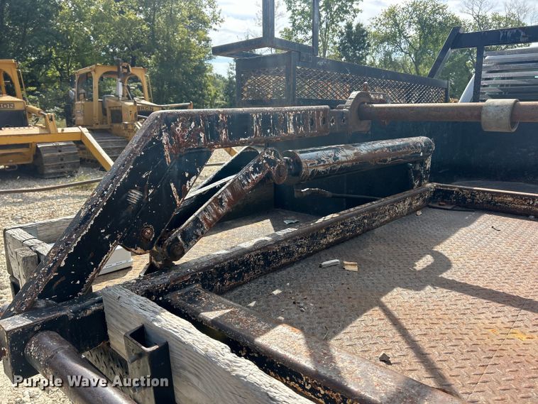 image for item ET3261 2009 Ford F550 Super Duty XL flatbed truck