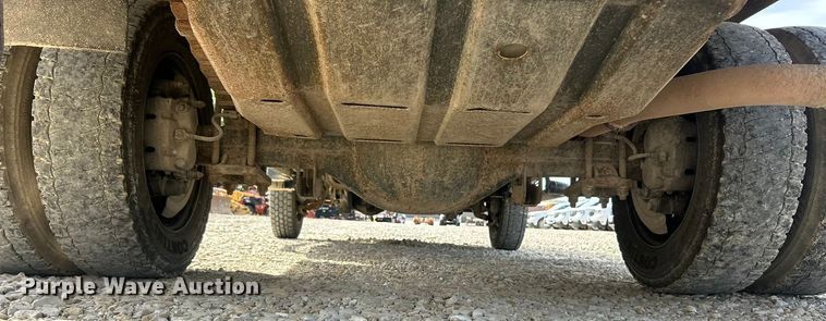 image for item ET3261 2009 Ford F550 Super Duty XL flatbed truck