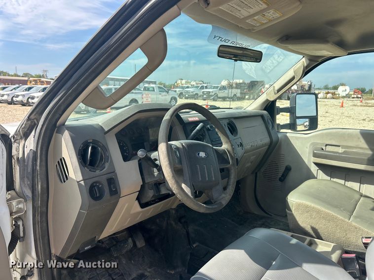 image for item ET3261 2009 Ford F550 Super Duty XL flatbed truck