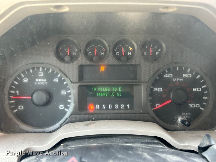 image for item ET3261 2009 Ford F550 Super Duty XL flatbed truck