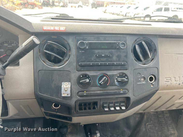 image for item ET3261 2009 Ford F550 Super Duty XL flatbed truck