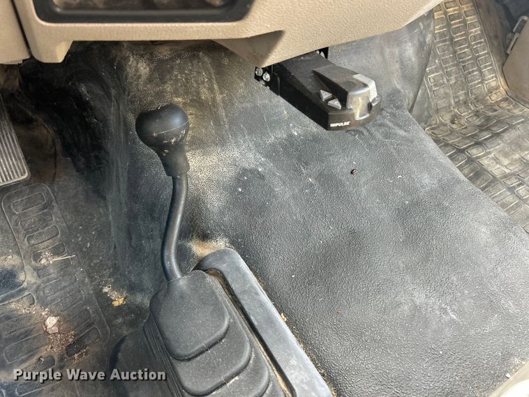 image for item ET3261 2009 Ford F550 Super Duty XL flatbed truck