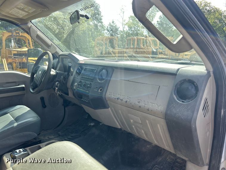 image for item ET3261 2009 Ford F550 Super Duty XL flatbed truck