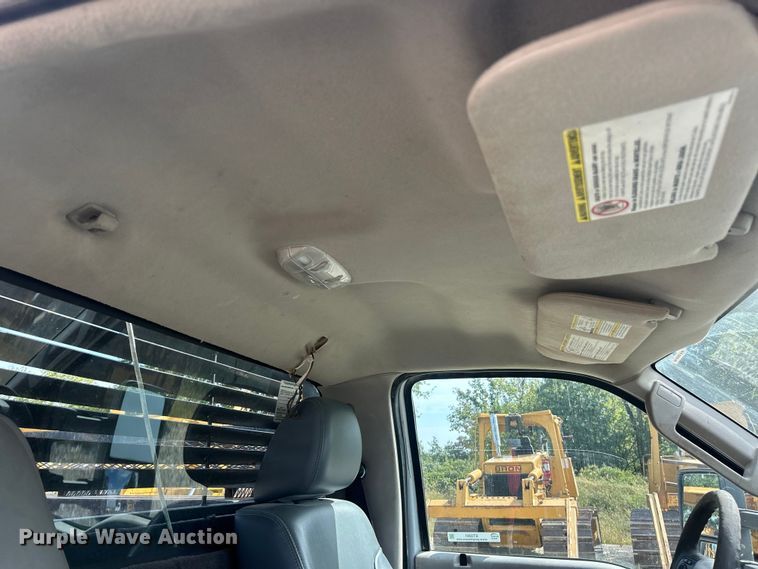 image for item ET3261 2009 Ford F550 Super Duty XL flatbed truck