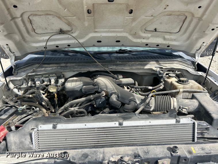 image for item ET3261 2009 Ford F550 Super Duty XL flatbed truck