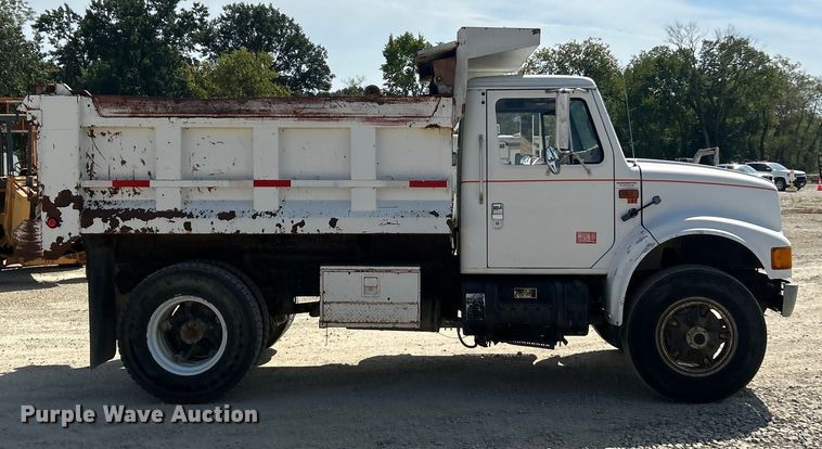 image for item ET3264 1990 International 4900 dump truck