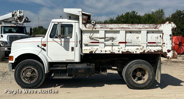 image for item ET3264 1990 International 4900 dump truck