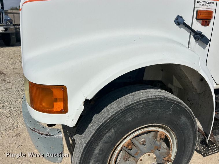 image for item ET3264 1990 International 4900 dump truck