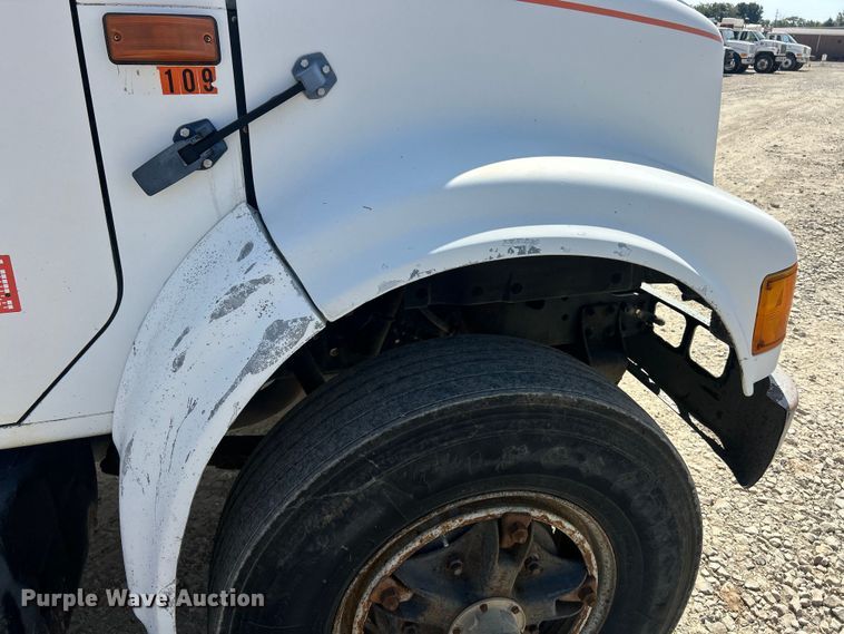 image for item ET3264 1990 International 4900 dump truck