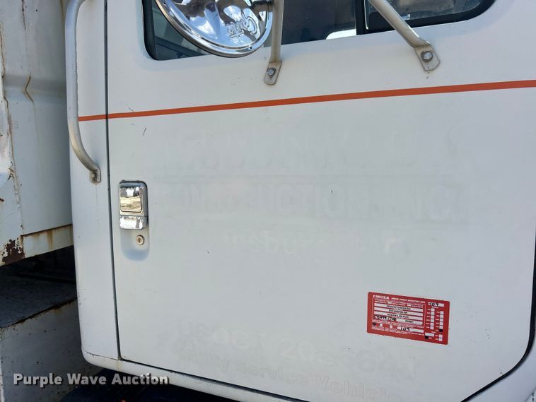 image for item ET3264 1990 International 4900 dump truck