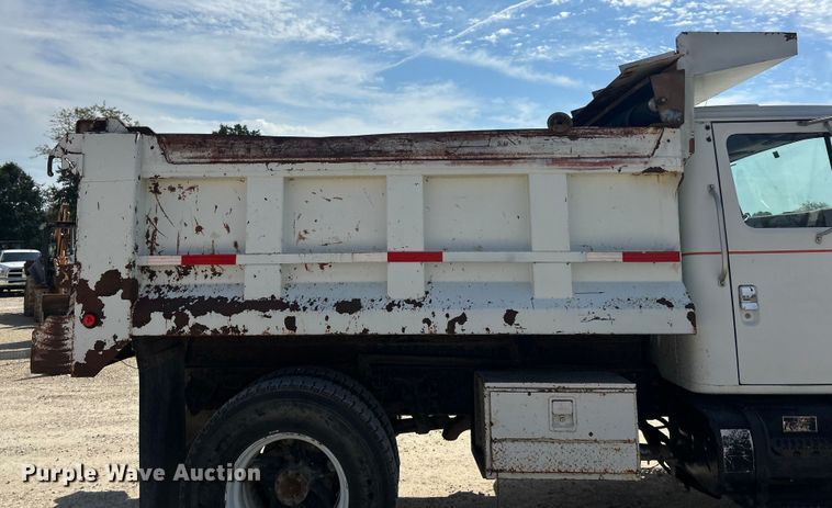 image for item ET3264 1990 International 4900 dump truck