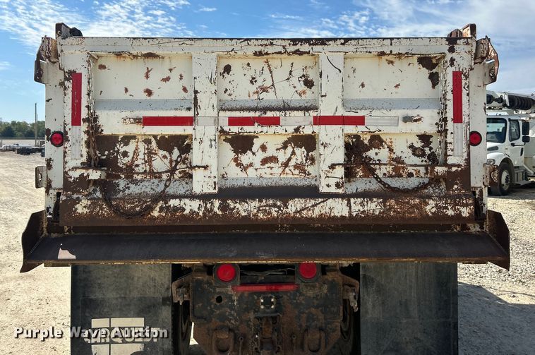 image for item ET3264 1990 International 4900 dump truck