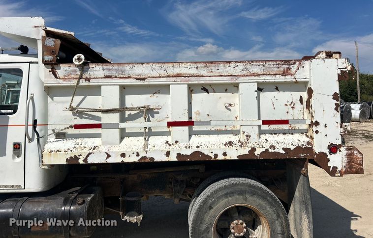 image for item ET3264 1990 International 4900 dump truck