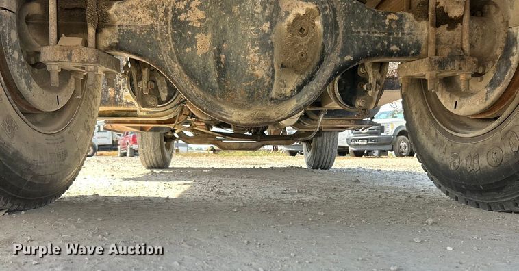 image for item ET3264 1990 International 4900 dump truck