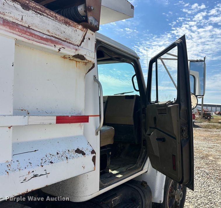 image for item ET3264 1990 International 4900 dump truck