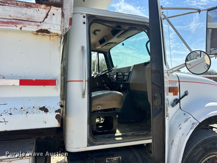 image for item ET3264 1990 International 4900 dump truck