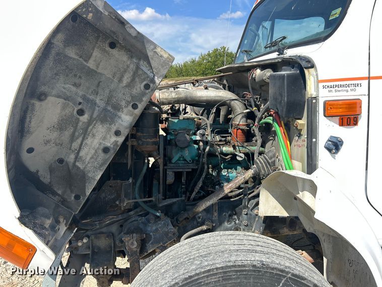 image for item ET3264 1990 International 4900 dump truck