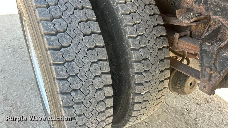 image for item ET3264 1990 International 4900 dump truck