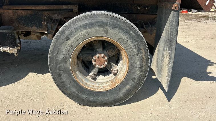 image for item ET3264 1990 International 4900 dump truck