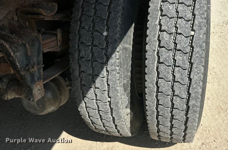 image for item ET3264 1990 International 4900 dump truck