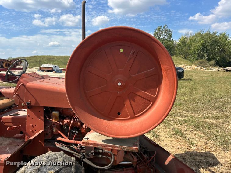 image for item ET3265 1982 Ditch Witch 4010 reel carrier