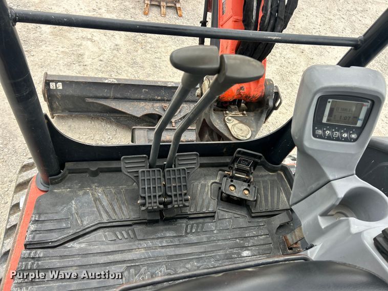 image for item ET3285 2015 Kubota U35-4 mini excavator