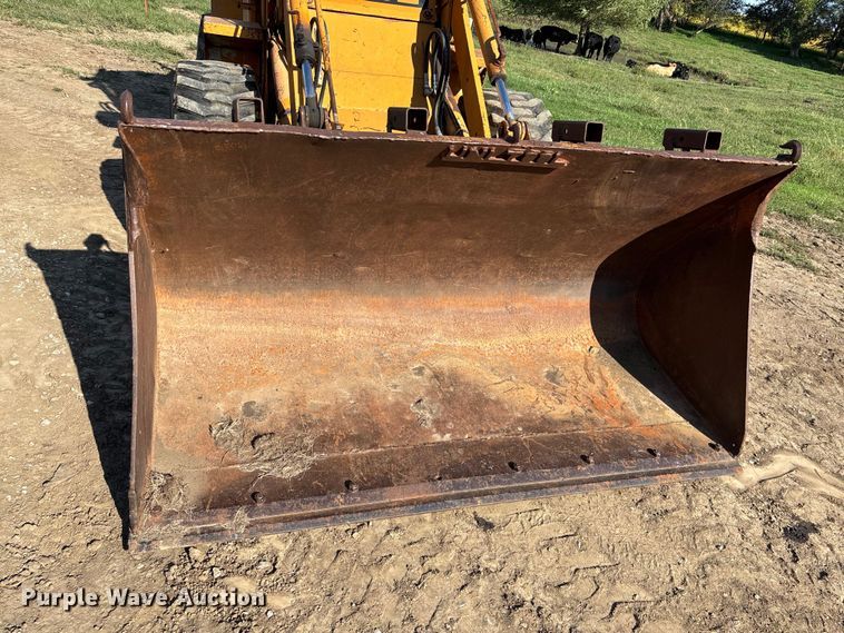 image for item ET4652 1980 Case W11 wheel loader