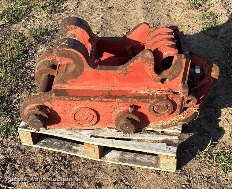 image for item ET4660 CF  excavator quick attach