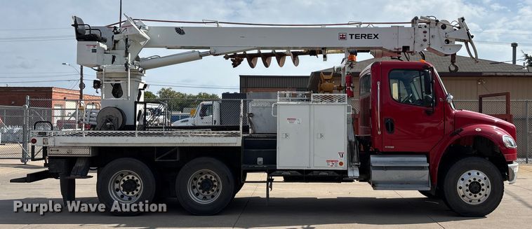 image for item ET4682 2011 Freightliner Business Class M2 digger derrick truck