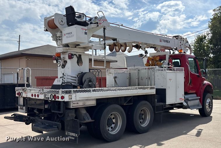 image for item ET4682 2011 Freightliner Business Class M2 digger derrick truck