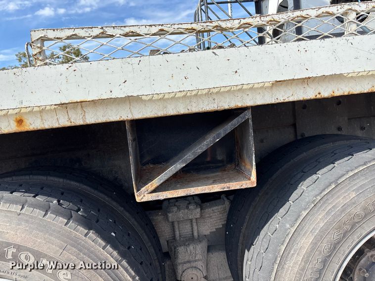 image for item ET4682 2011 Freightliner Business Class M2 digger derrick truck